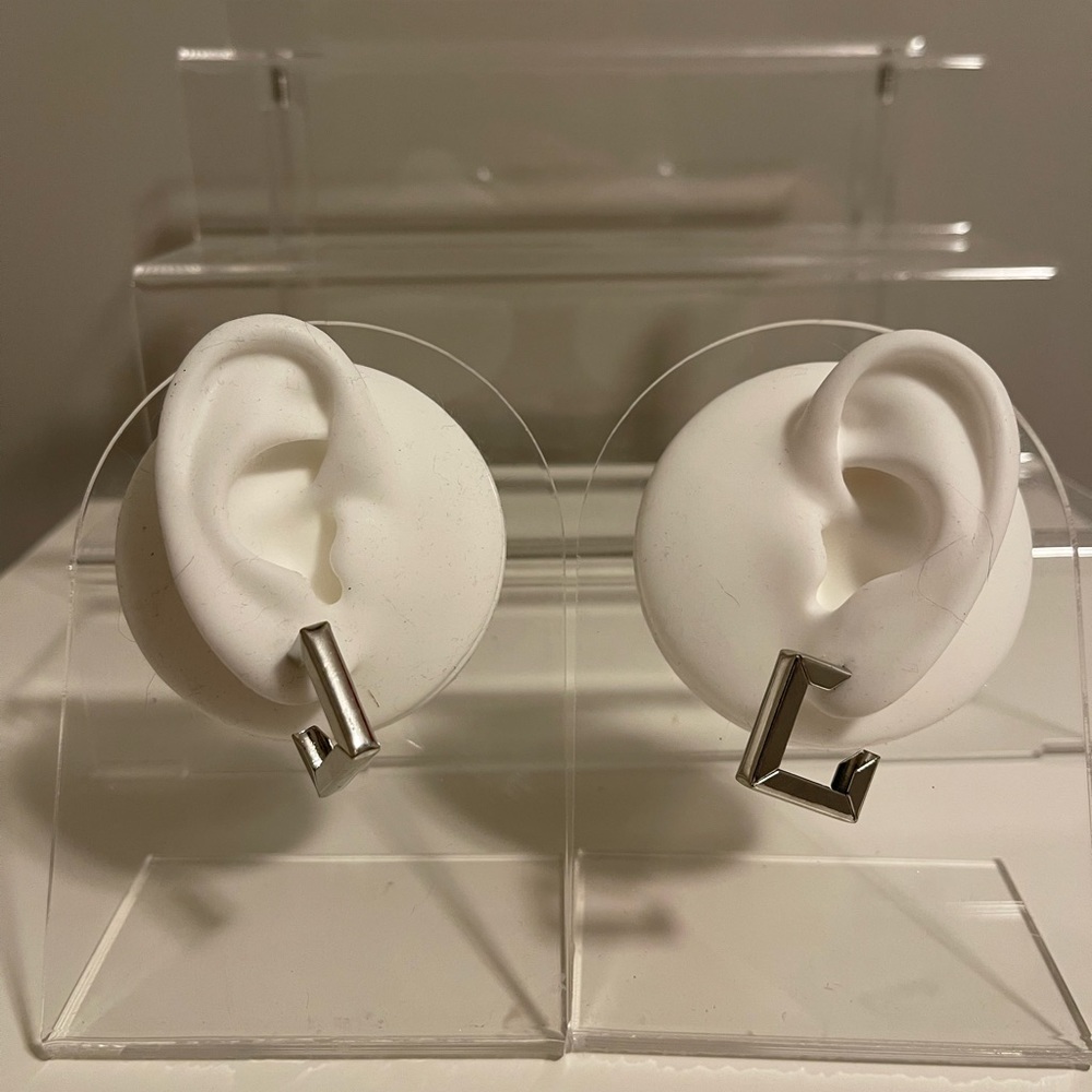 2 pack silver earrings